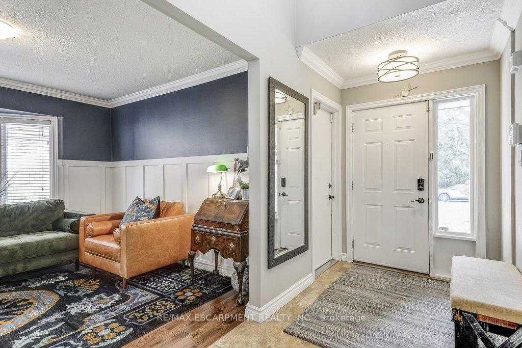 Photo 4 of 149 Charterhouse Crescent, Hamilton, Ancaster — HOMEH