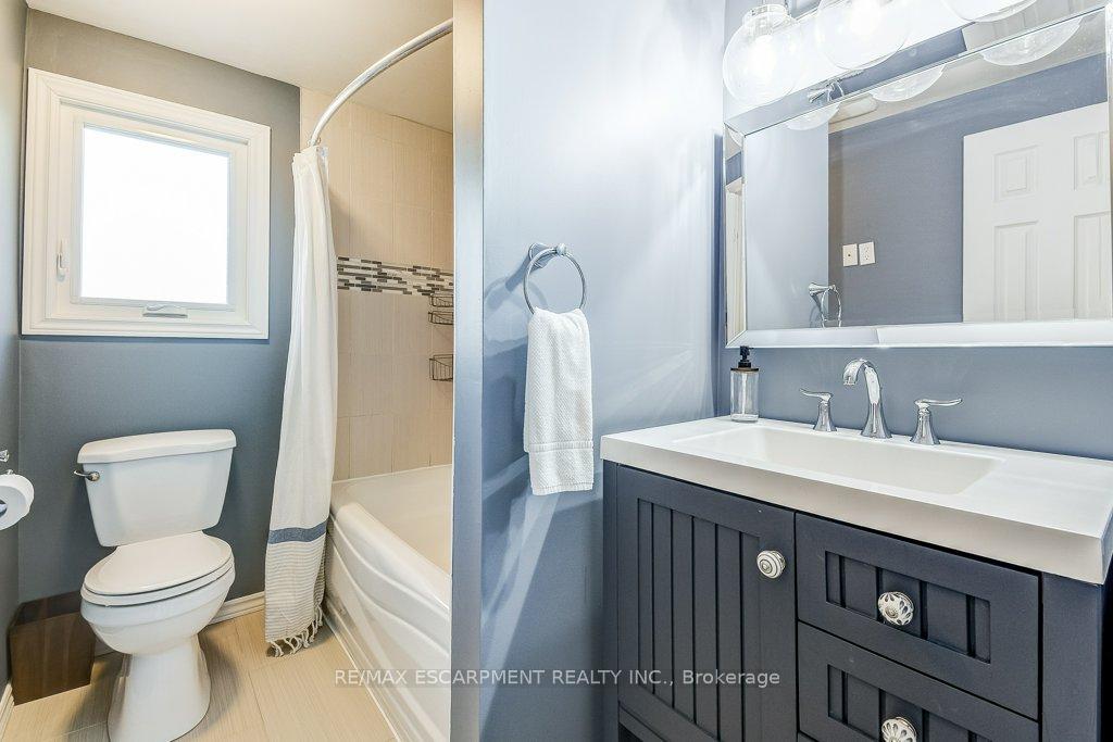 Photo 20 of 149 Charterhouse Crescent, Hamilton, Ancaster — HOMEH
