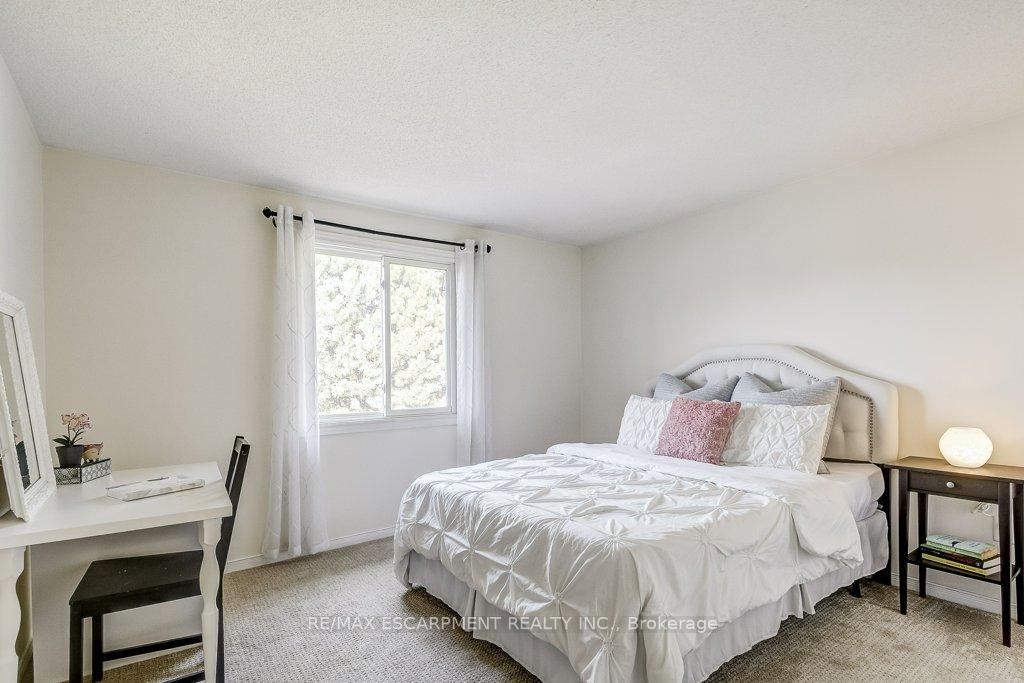 Photo 21 of 149 Charterhouse Crescent, Hamilton, Ancaster — HOMEH