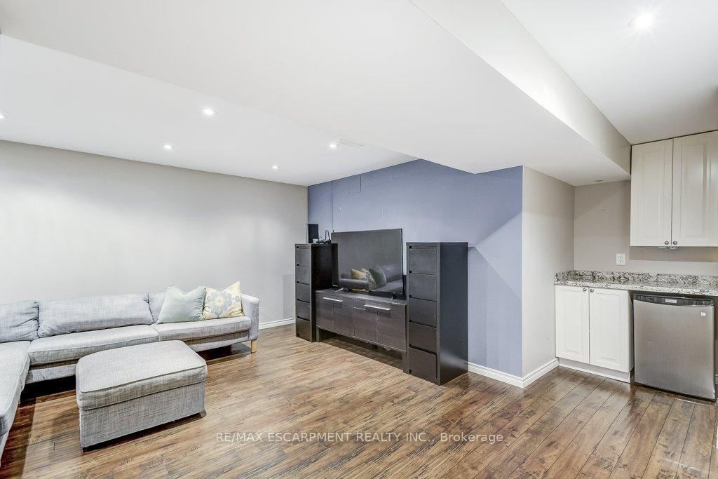 Photo 27 of 149 Charterhouse Crescent, Hamilton, Ancaster — HOMEH