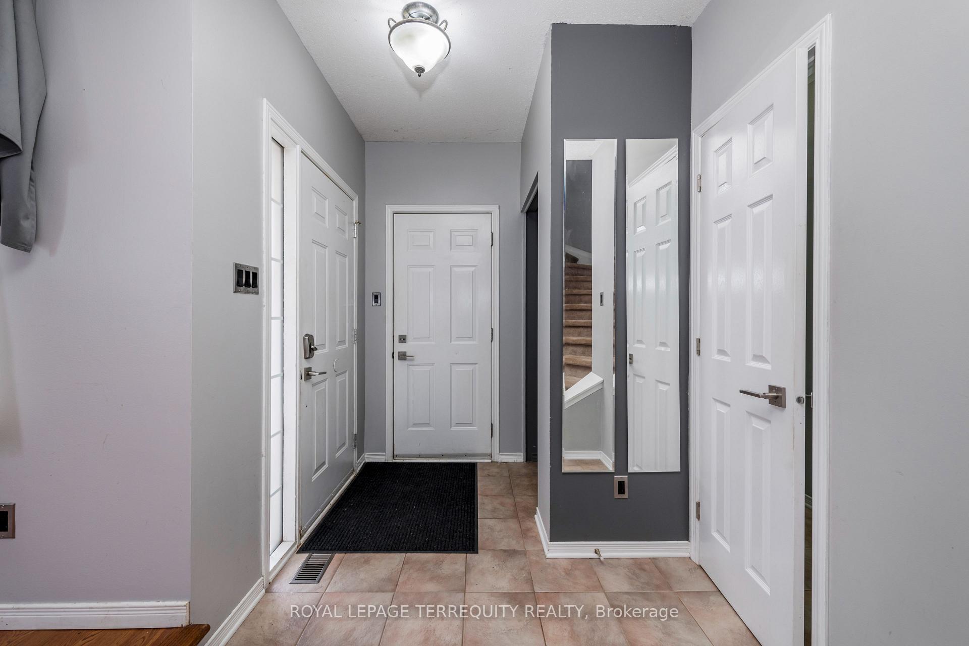 Photo 4 of 32B Woodford Way, Ottawa, Barrhaven - Longfields — HOMEH