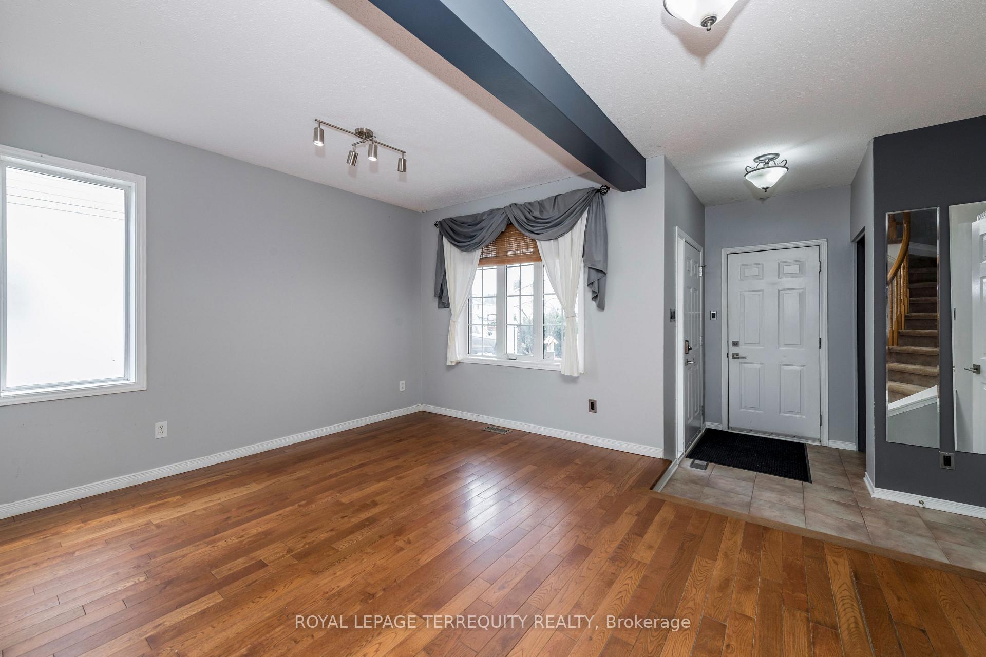Photo 5 of 32B Woodford Way, Ottawa, Barrhaven - Longfields — HOMEH