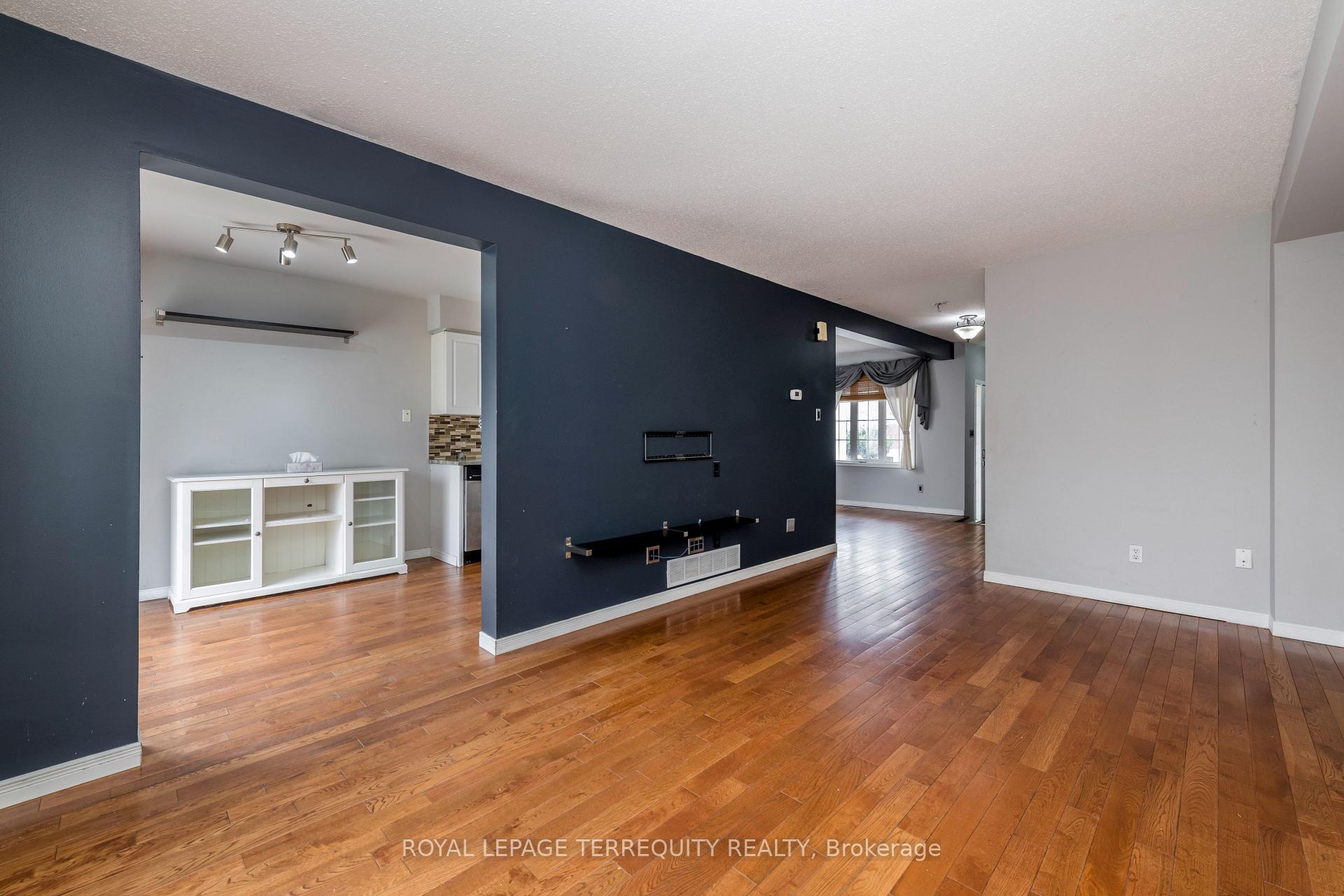 Photo 12 of 32B Woodford Way, Ottawa, Barrhaven - Longfields — HOMEH