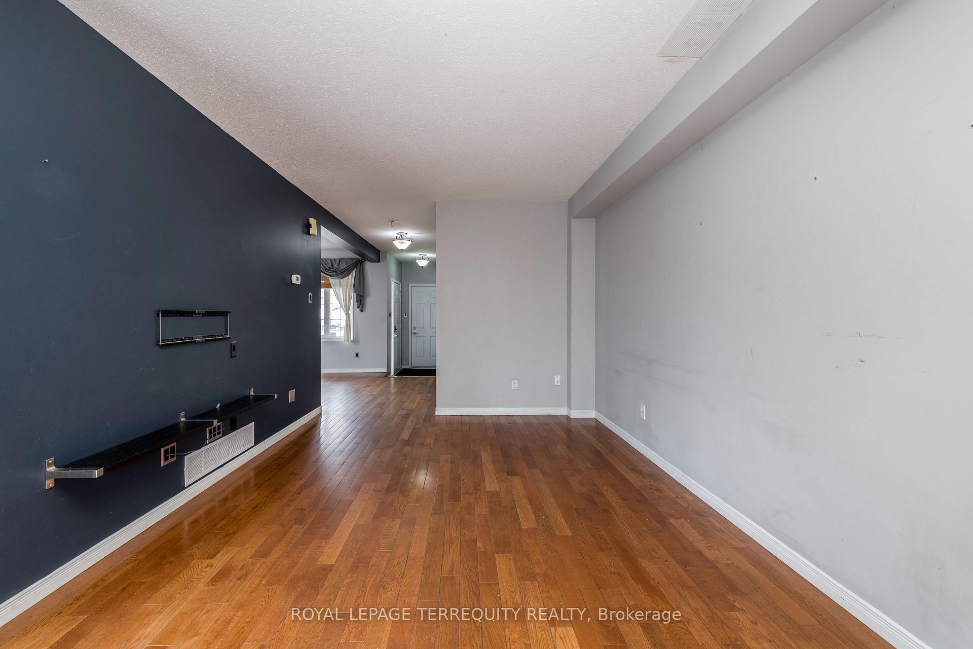 Photo 13 of 32B Woodford Way, Ottawa, Barrhaven - Longfields — HOMEH