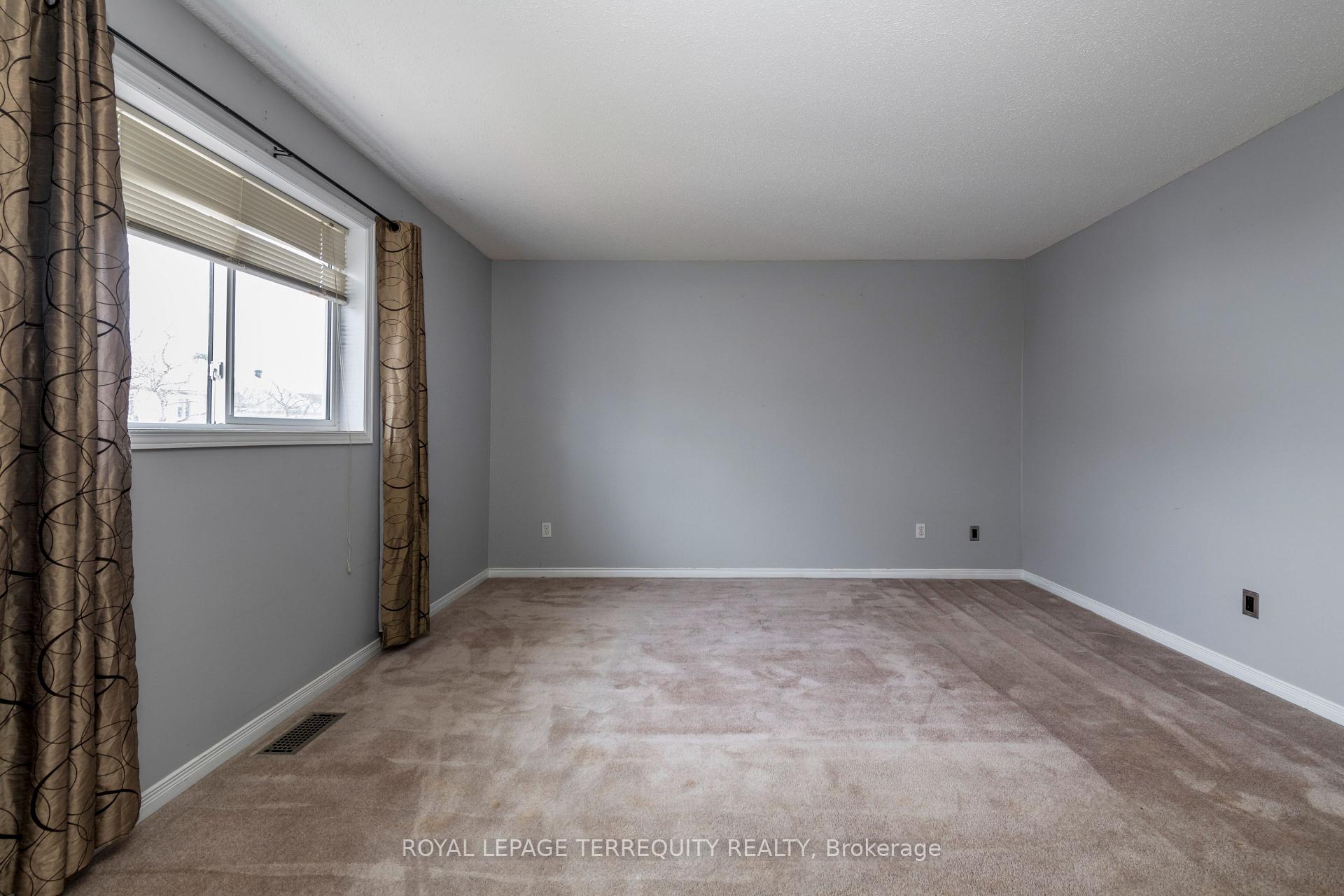 Photo 19 of 32B Woodford Way, Ottawa, Barrhaven - Longfields — HOMEH