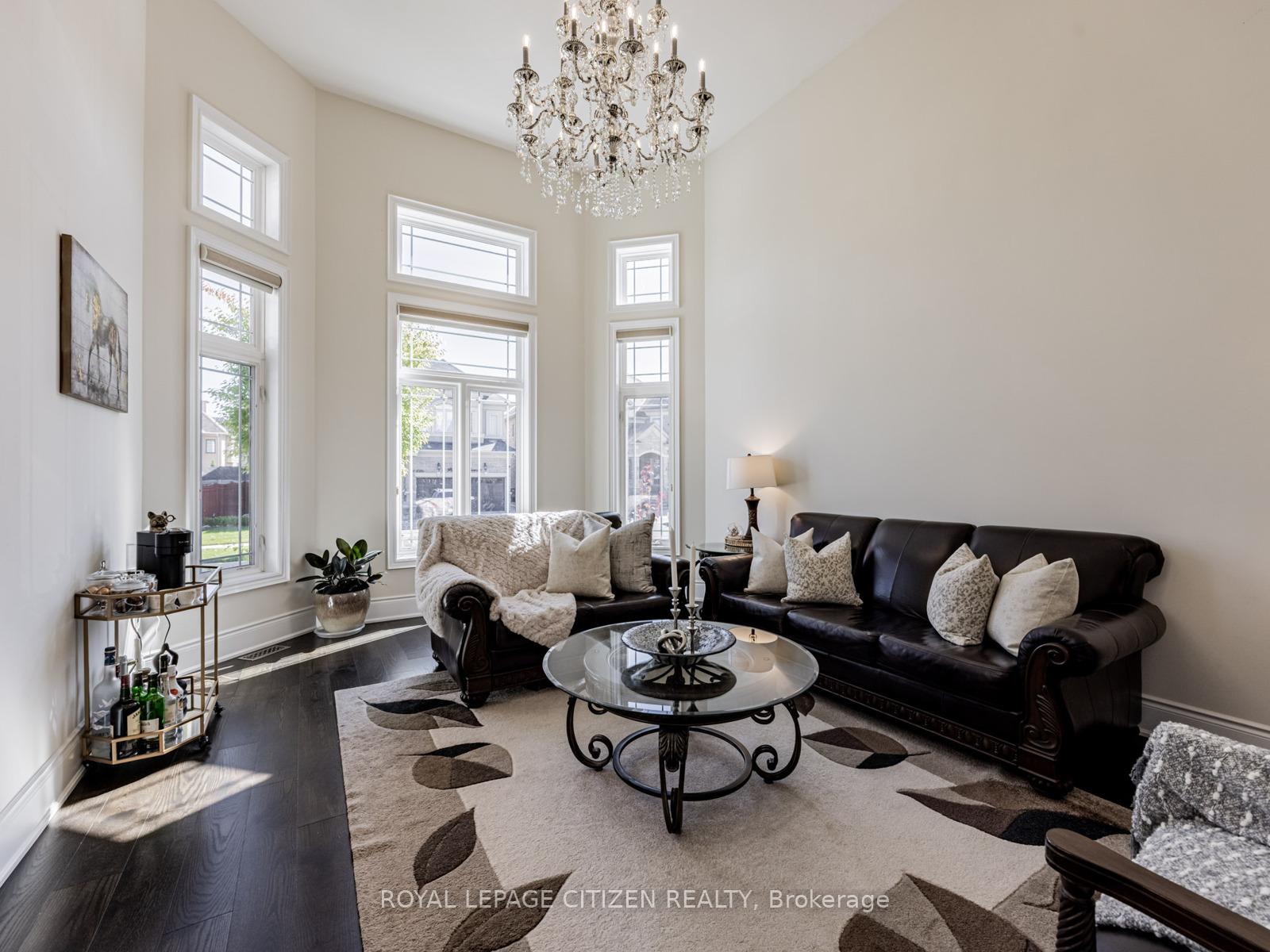 Photo 2 of 15 Possession Crescent, Brampton, Toronto Gore Rural Estate — HOMEH