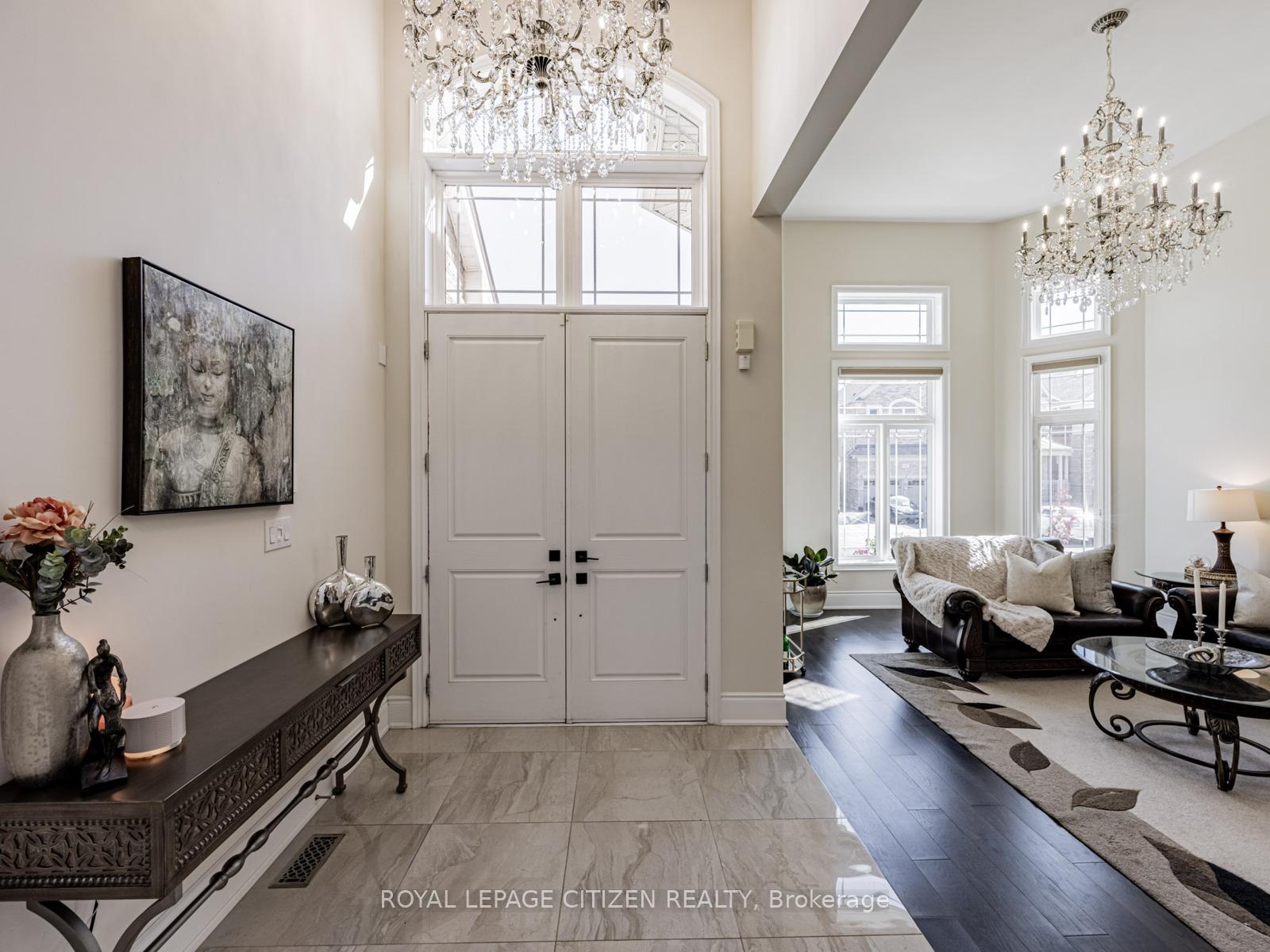 Photo 5 of 15 Possession Crescent, Brampton, Toronto Gore Rural Estate — HOMEH
