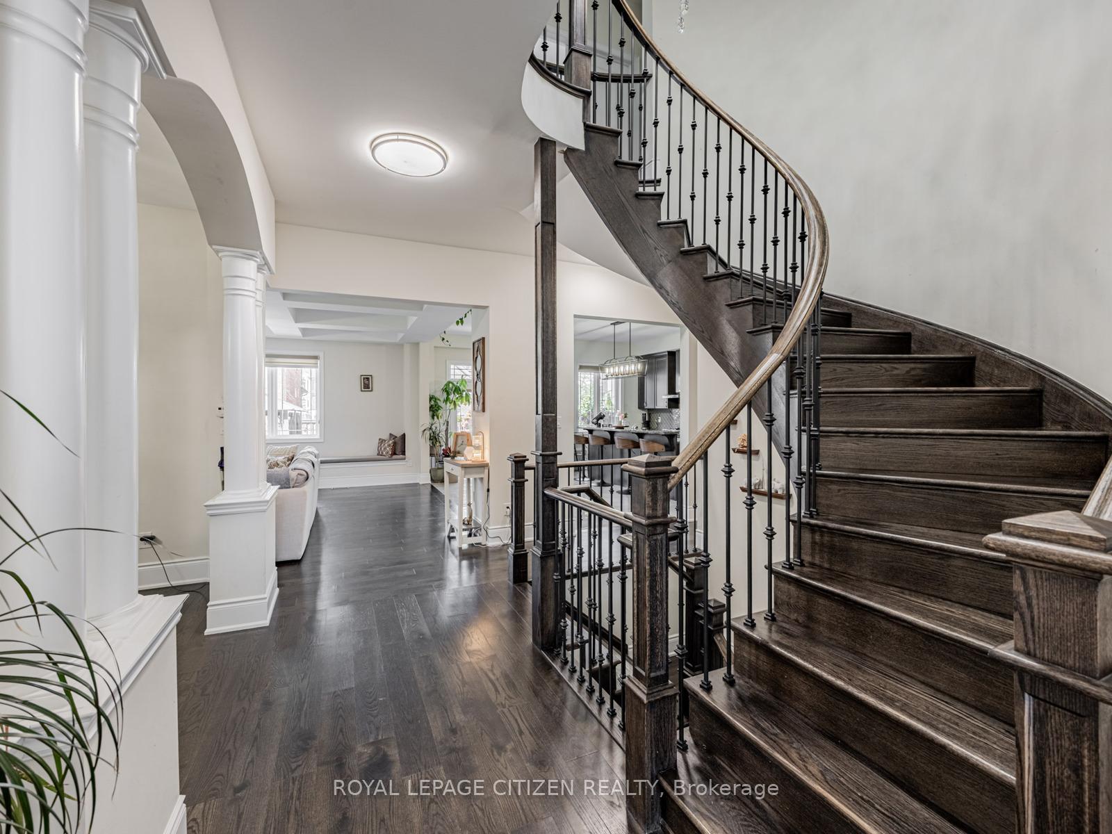 Photo 6 of 15 Possession Crescent, Brampton, Toronto Gore Rural Estate — HOMEH