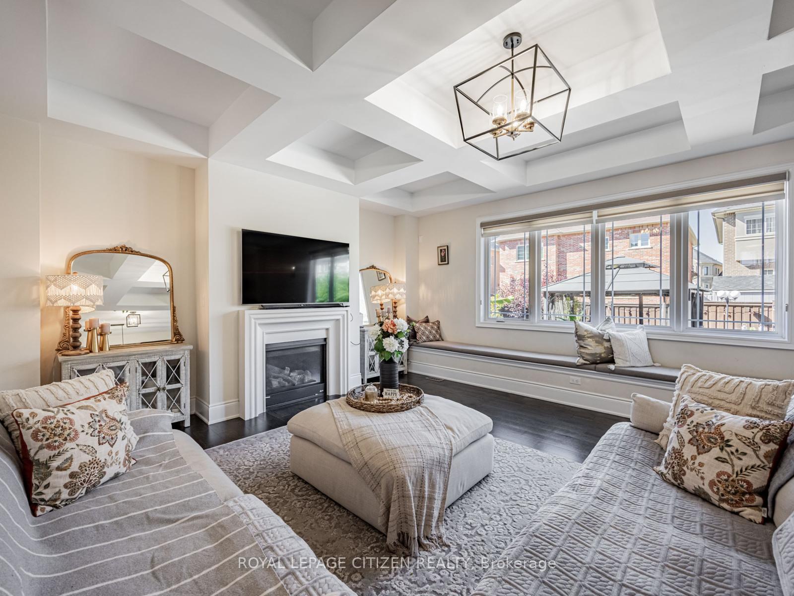 Photo 11 of 15 Possession Crescent, Brampton, Toronto Gore Rural Estate — HOMEH
