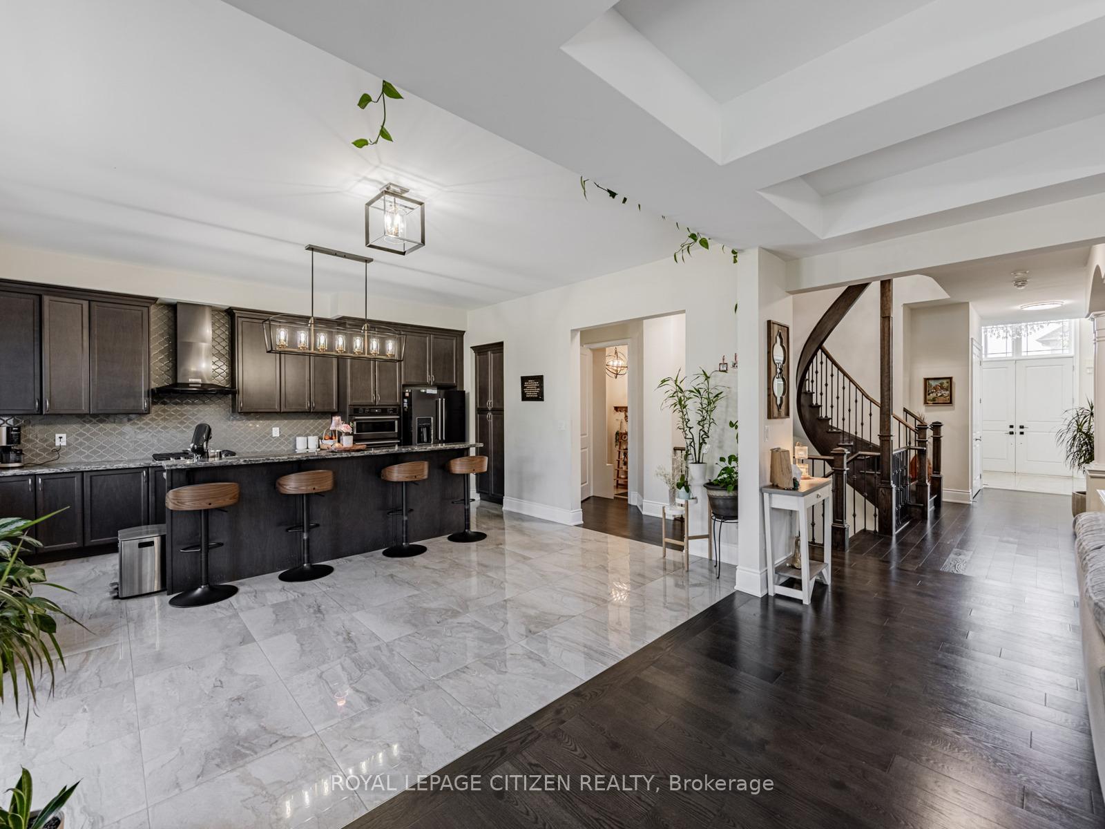 Photo 13 of 15 Possession Crescent, Brampton, Toronto Gore Rural Estate — HOMEH