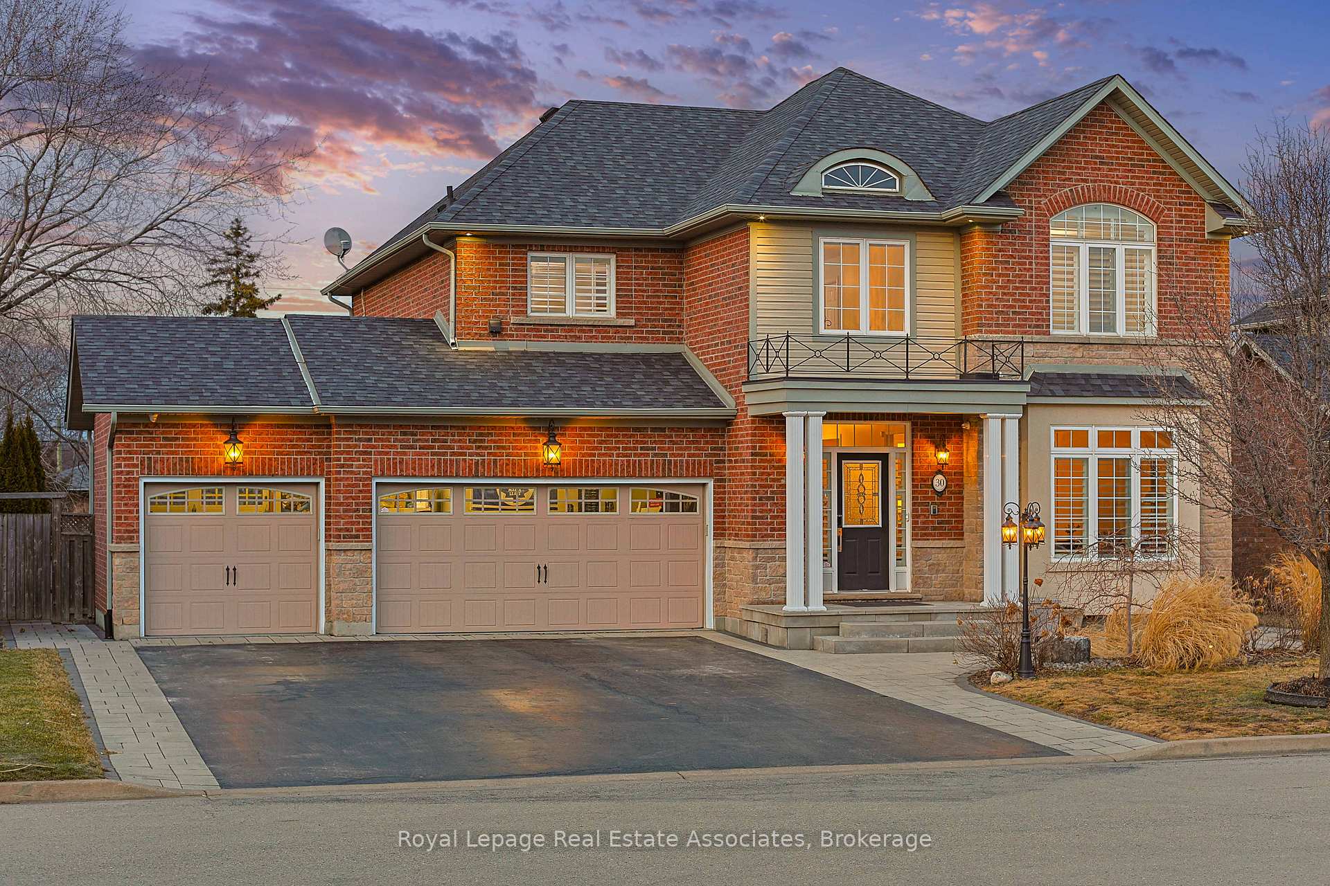 Photo 1 of 30 Sidare Court, Grimsby, Grimsby Beach — HOMEH
