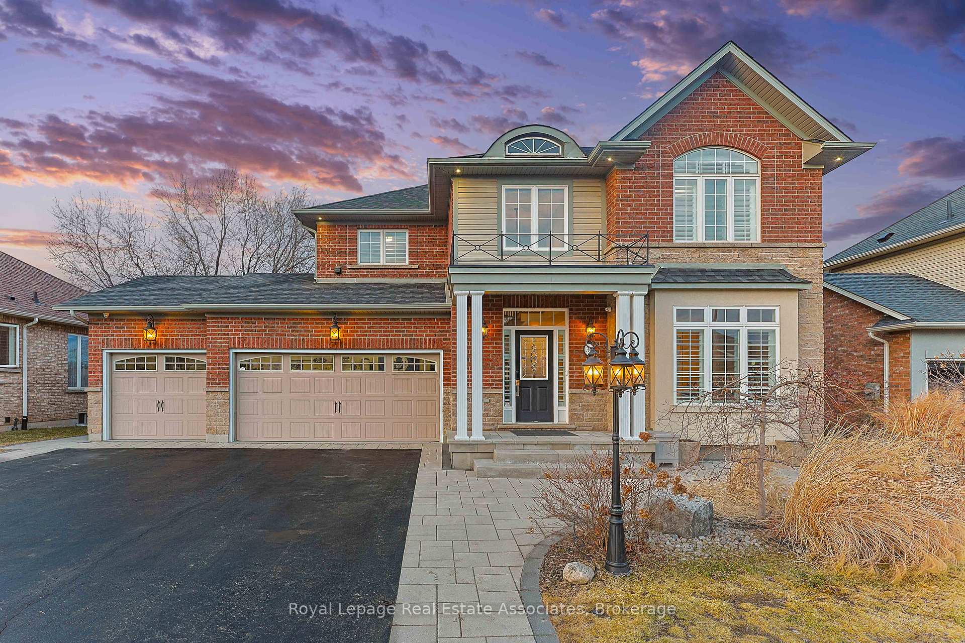 Photo 2 of 30 Sidare Court, Grimsby, Grimsby Beach — HOMEH