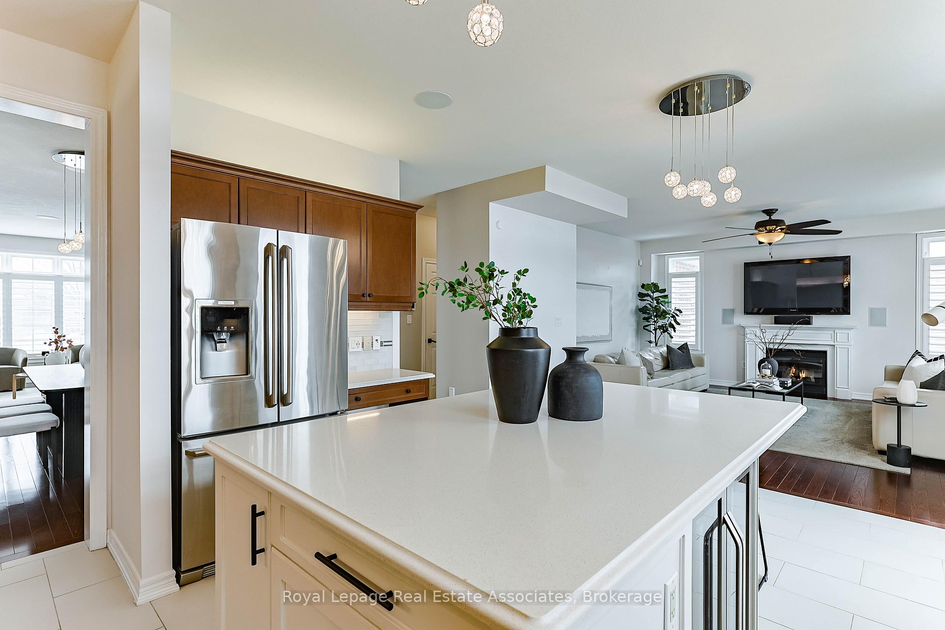 Photo 13 of 30 Sidare Court, Grimsby, Grimsby Beach — HOMEH