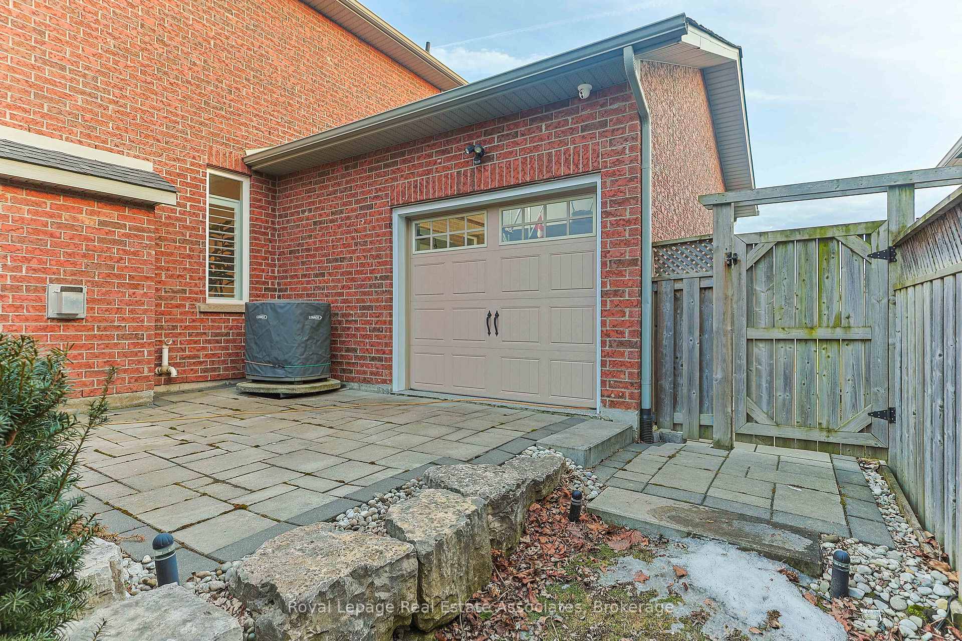 Photo 34 of 30 Sidare Court, Grimsby, Grimsby Beach — HOMEH