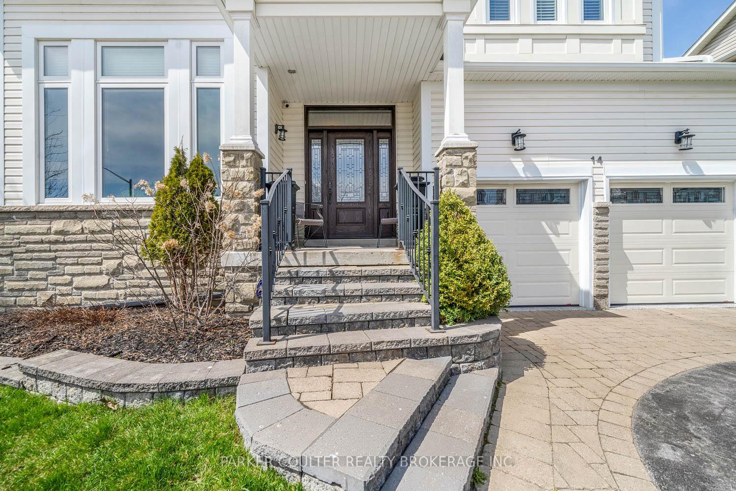 Photo 2 of 14 Regalia Way, Barrie, Innis-Shore — HOMEH