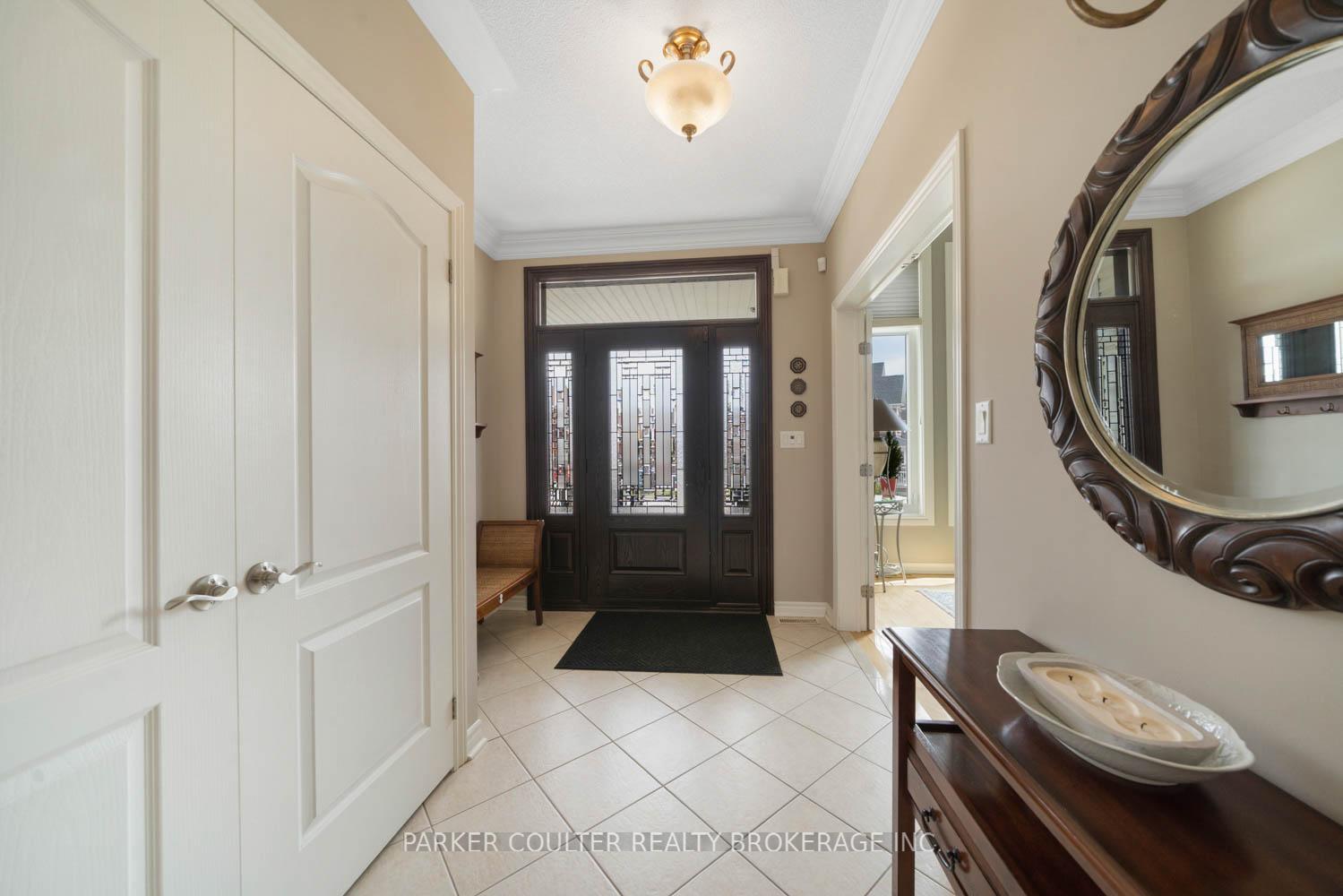 Photo 3 of 14 Regalia Way, Barrie, Innis-Shore — HOMEH