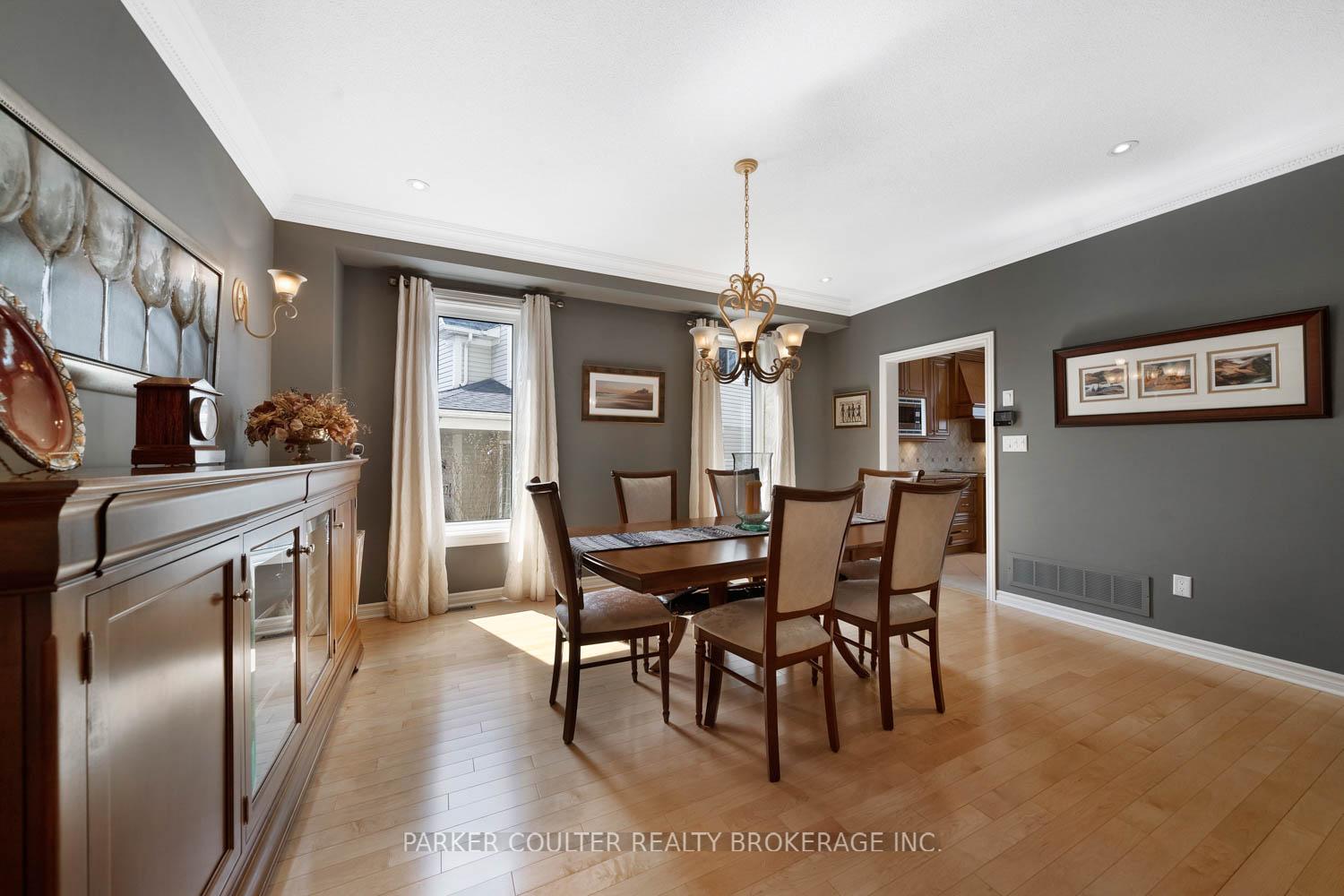 Photo 6 of 14 Regalia Way, Barrie, Innis-Shore — HOMEH