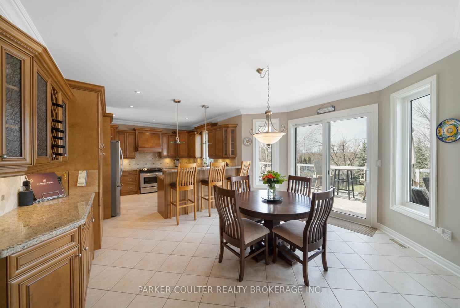 Photo 8 of 14 Regalia Way, Barrie, Innis-Shore — HOMEH