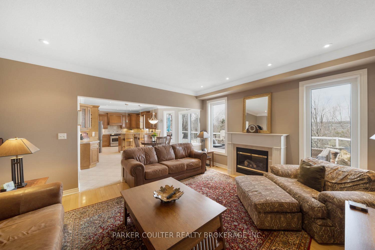 Photo 15 of 14 Regalia Way, Barrie, Innis-Shore — HOMEH