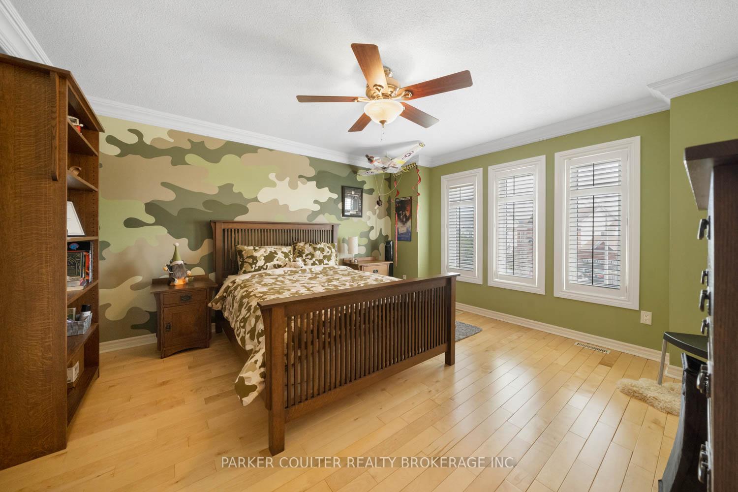 Photo 17 of 14 Regalia Way, Barrie, Innis-Shore — HOMEH