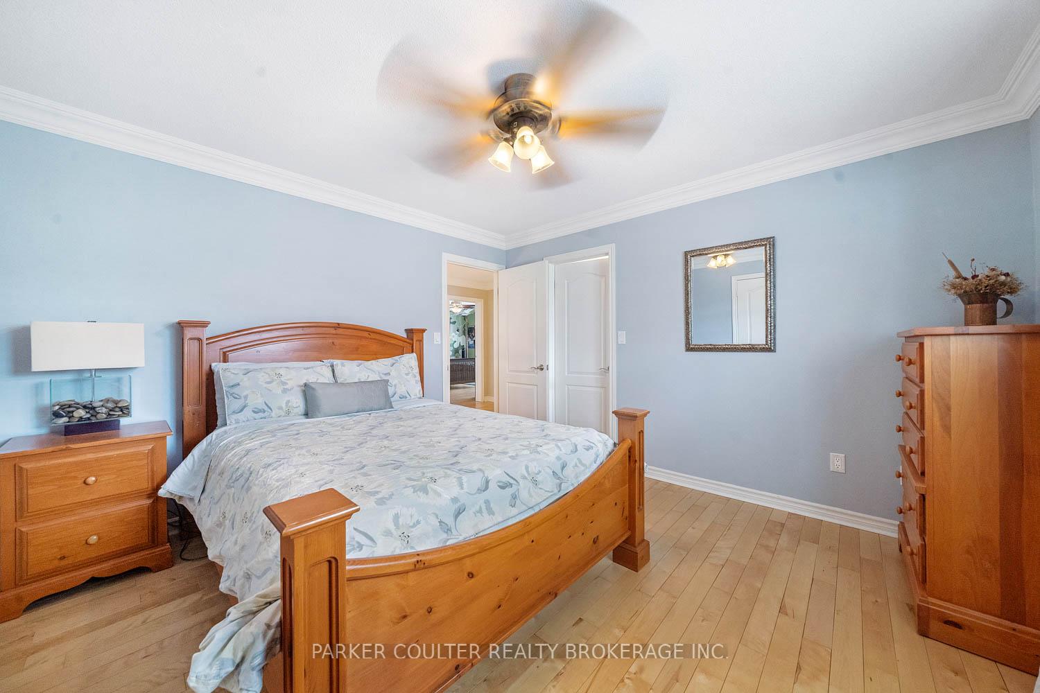 Photo 19 of 14 Regalia Way, Barrie, Innis-Shore — HOMEH