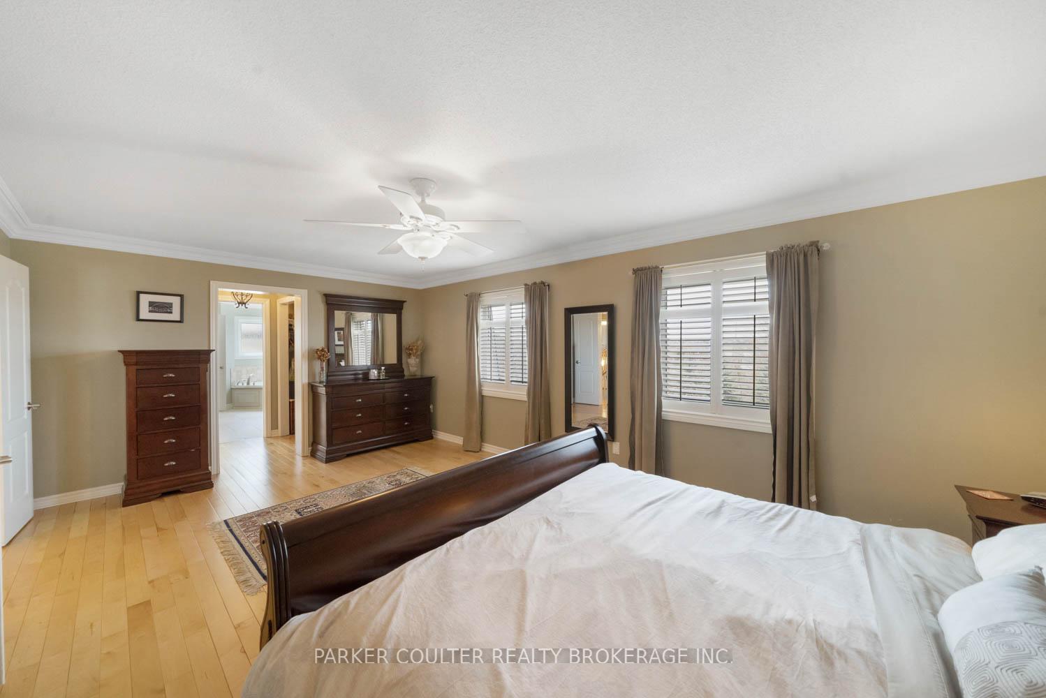 Photo 23 of 14 Regalia Way, Barrie, Innis-Shore — HOMEH