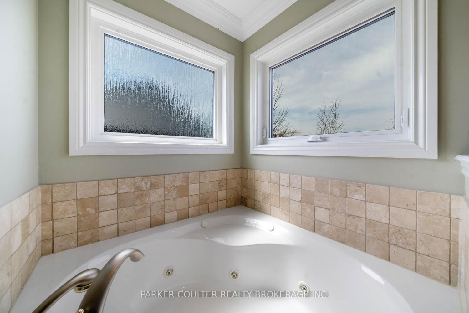 Photo 28 of 14 Regalia Way, Barrie, Innis-Shore — HOMEH