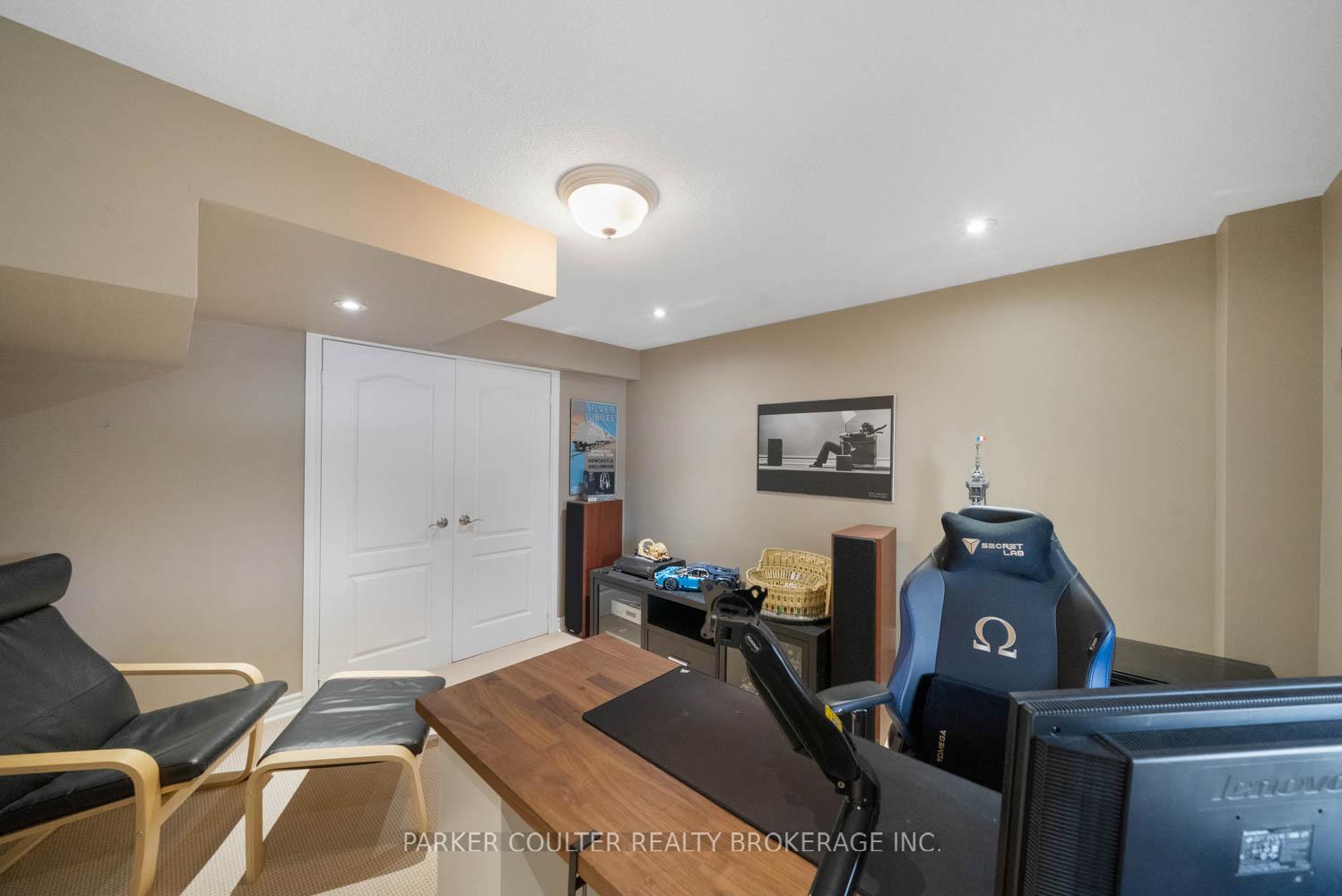 Photo 31 of 14 Regalia Way, Barrie, Innis-Shore — HOMEH