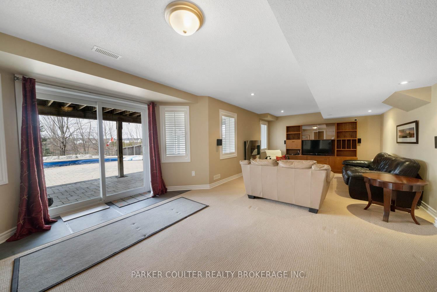 Photo 33 of 14 Regalia Way, Barrie, Innis-Shore — HOMEH