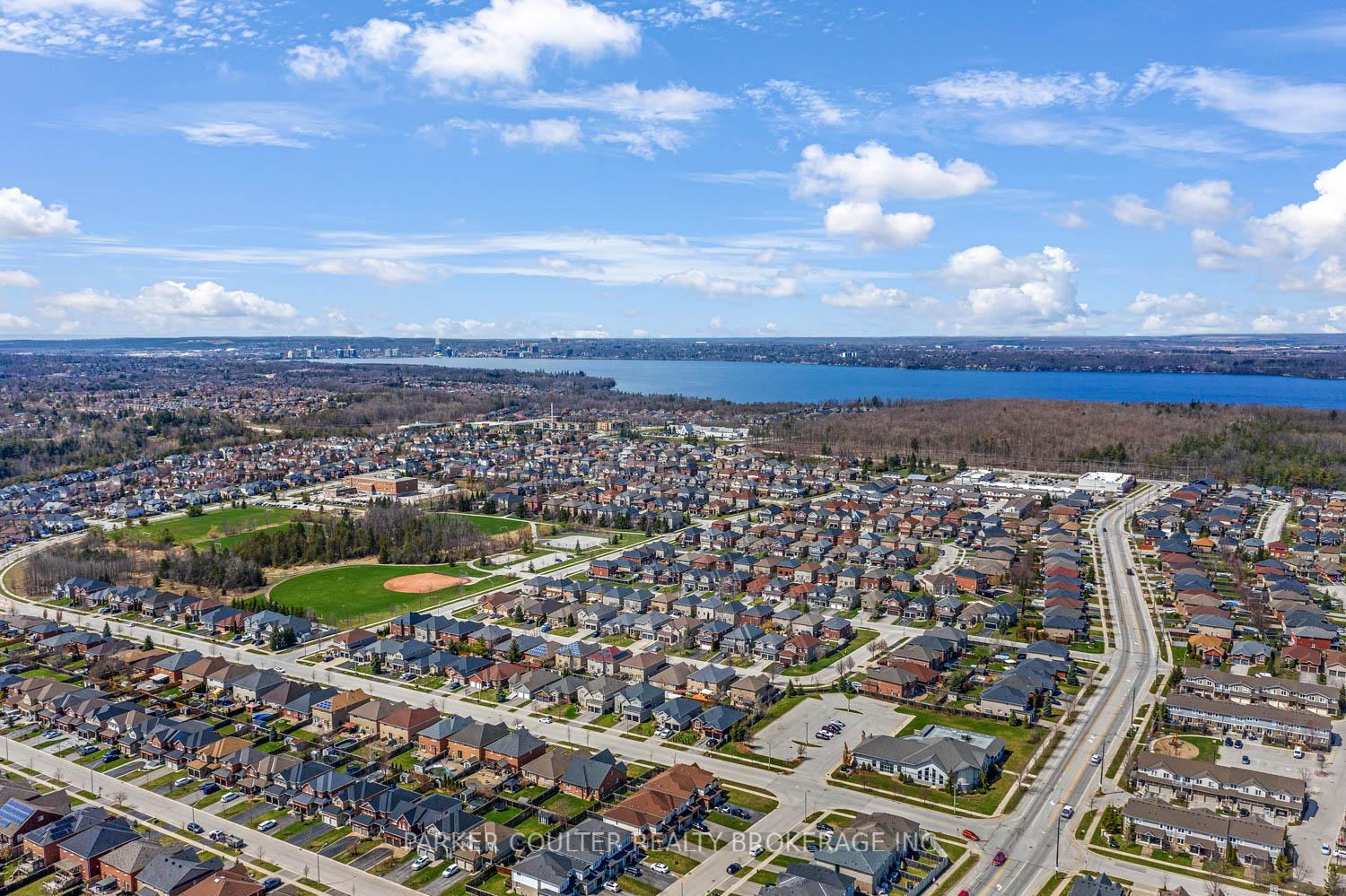 Photo 43 of 14 Regalia Way, Barrie, Innis-Shore — HOMEH