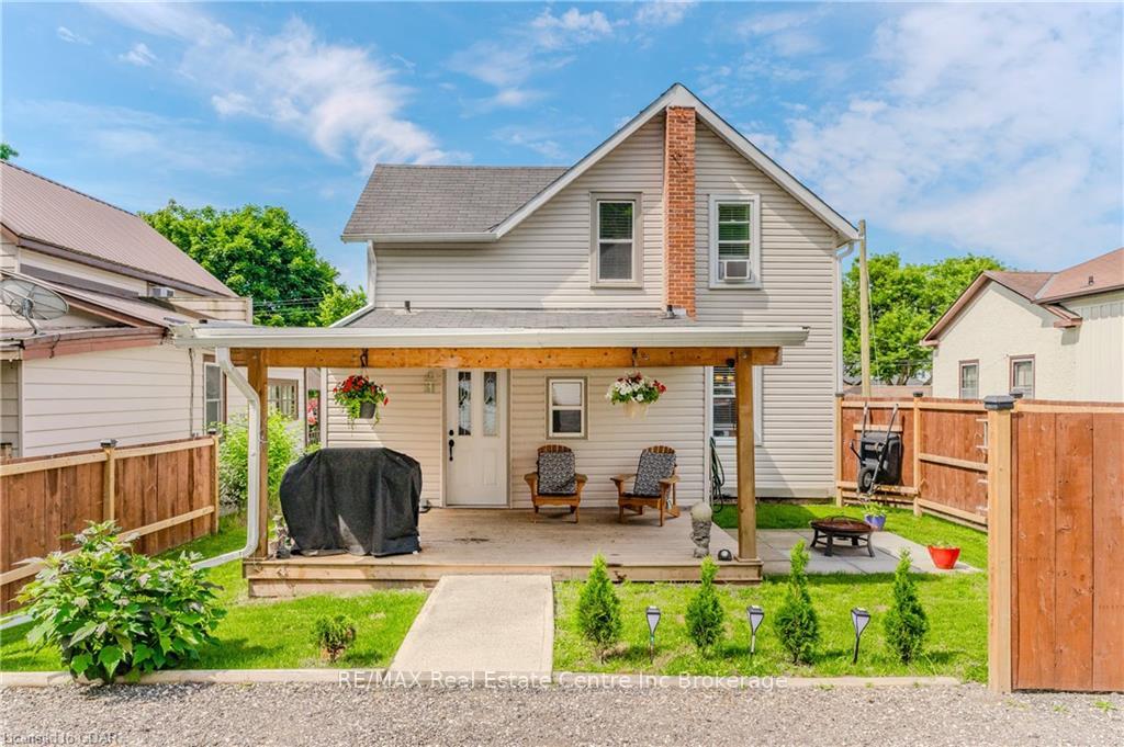 Photo 1 of 32 Walnut Lane, Brant, Paris — HOMEH