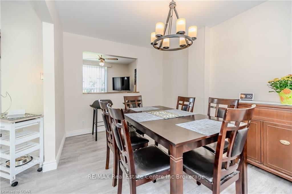 Photo 12 of 32 Walnut Lane, Brant, Paris — HOMEH