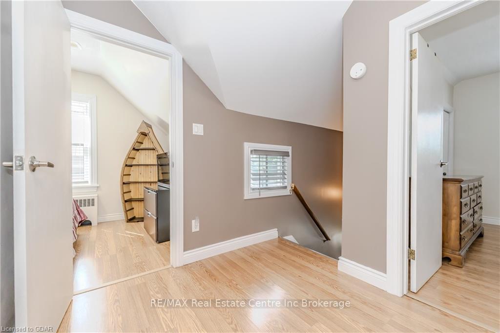 Photo 24 of 32 Walnut Lane, Brant, Paris — HOMEH