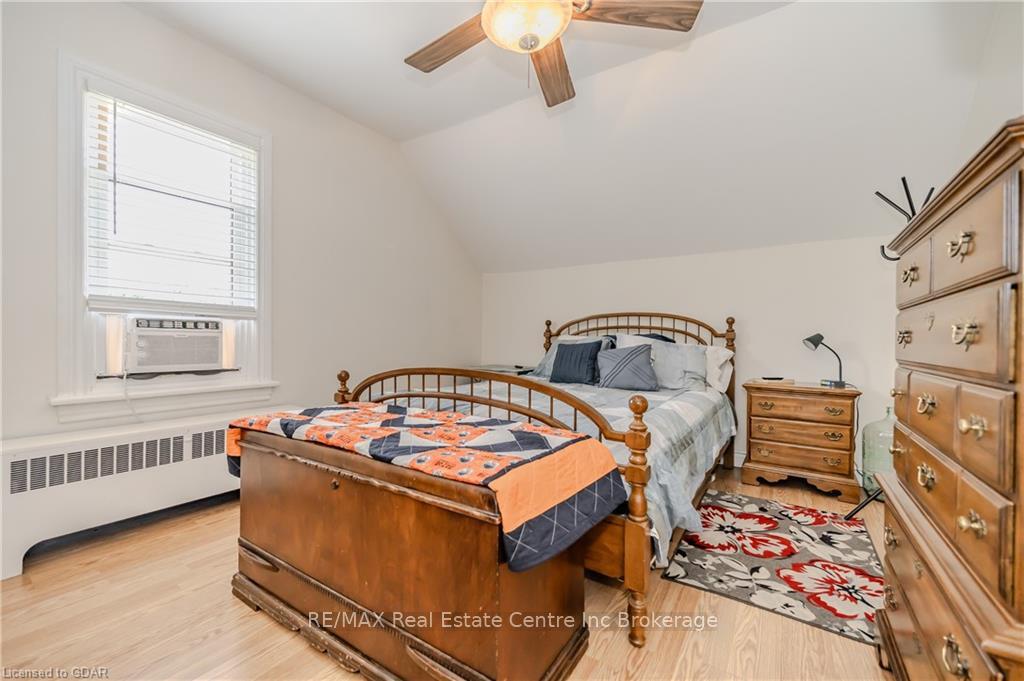Photo 26 of 32 Walnut Lane, Brant, Paris — HOMEH