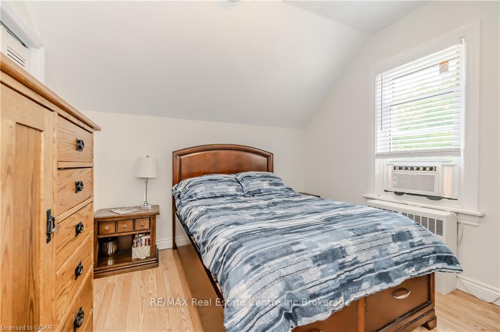 Photo 28 of 32 Walnut Lane, Brant, Paris — HOMEH