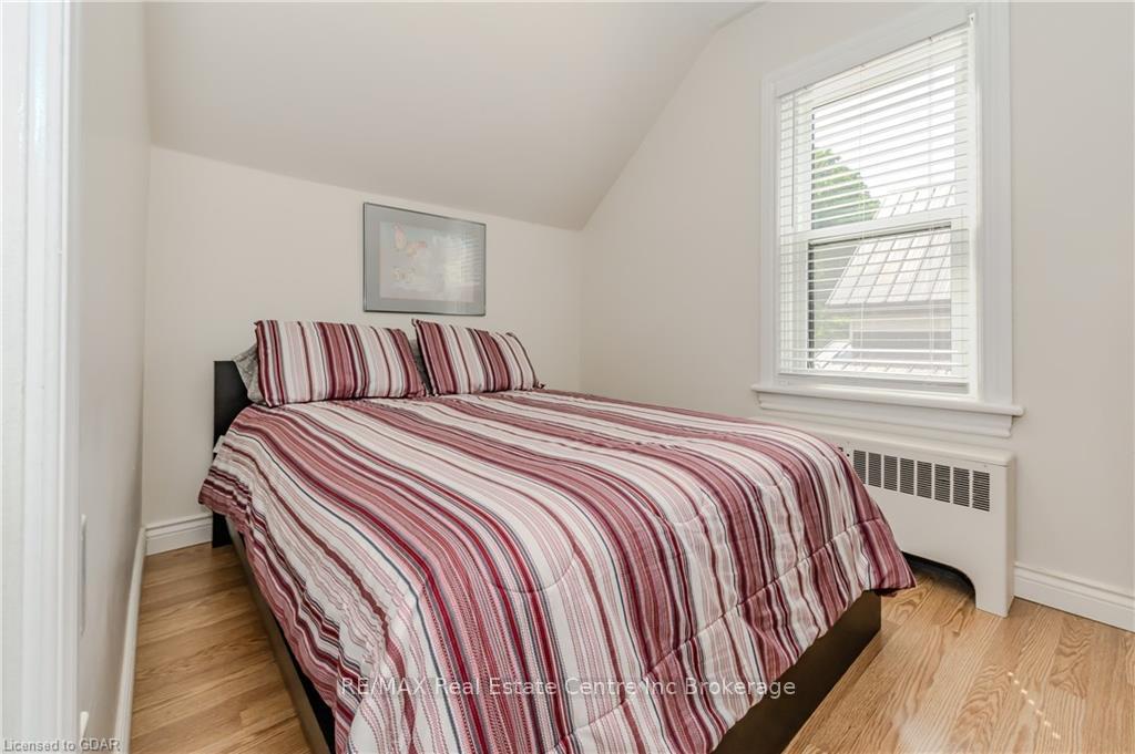 Photo 29 of 32 Walnut Lane, Brant, Paris — HOMEH