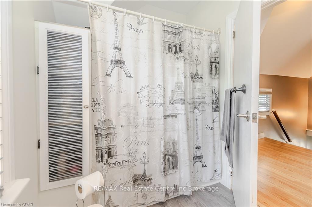 Photo 32 of 32 Walnut Lane, Brant, Paris — HOMEH