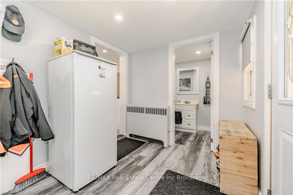 Photo 34 of 32 Walnut Lane, Brant, Paris — HOMEH