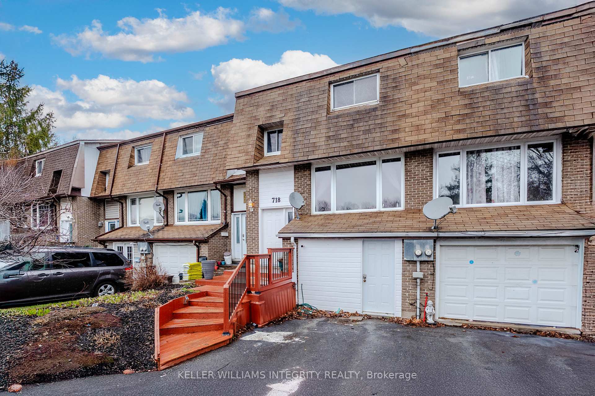 Photo 1 of 718 Glengarry Boulevard, Cornwall — HOMEH