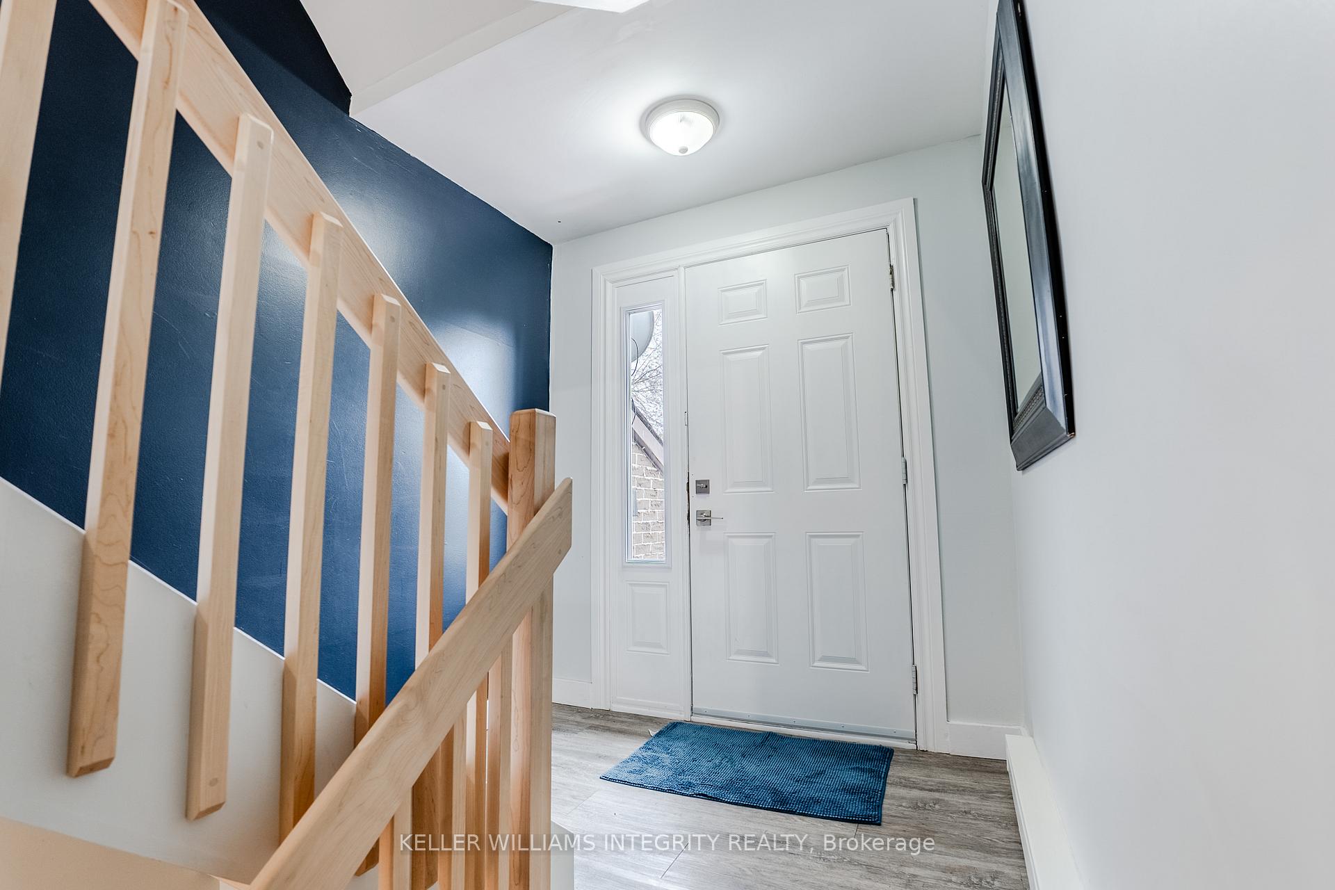 Photo 2 of 718 Glengarry Boulevard, Cornwall — HOMEH
