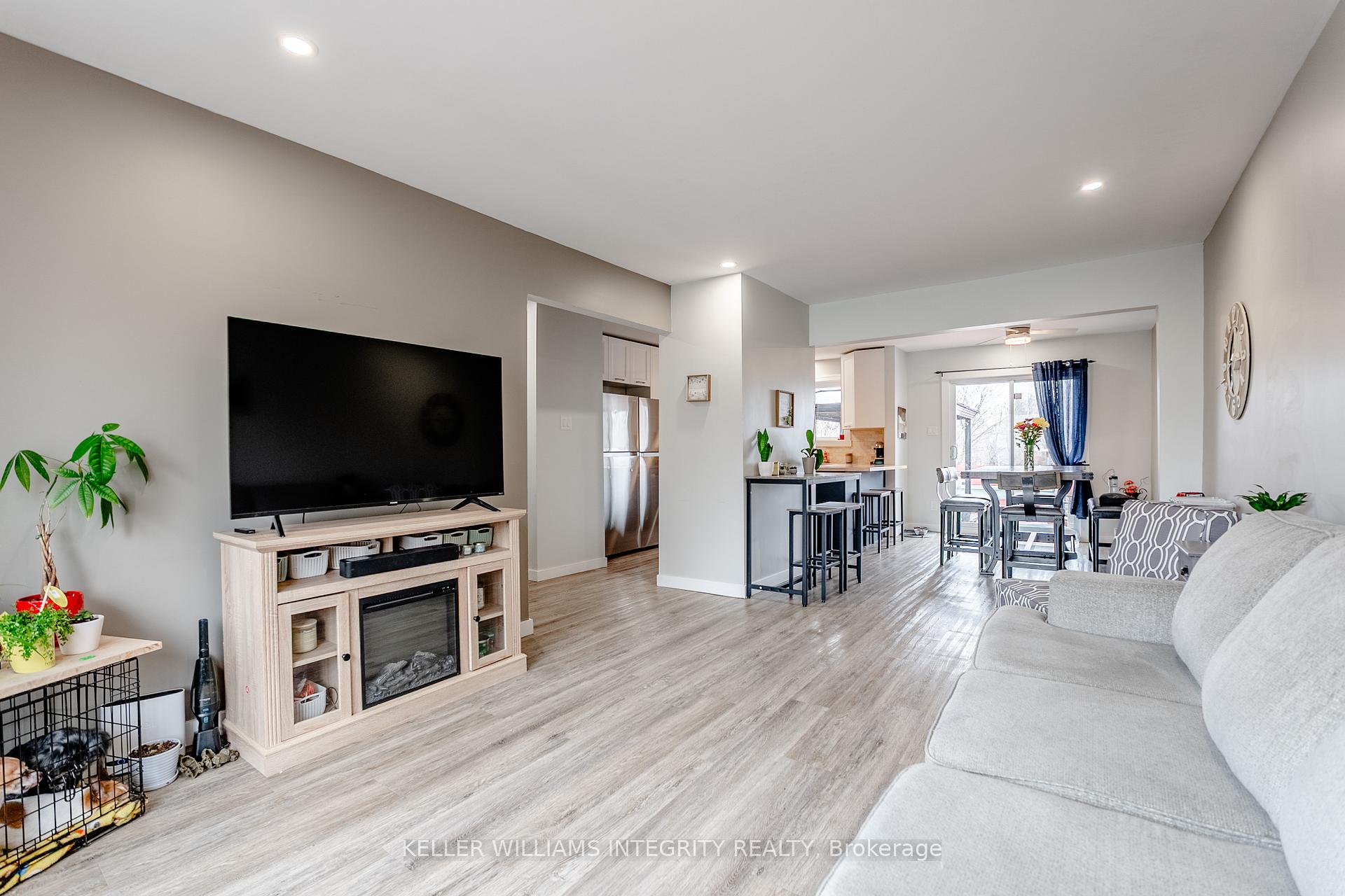 Photo 5 of 718 Glengarry Boulevard, Cornwall — HOMEH
