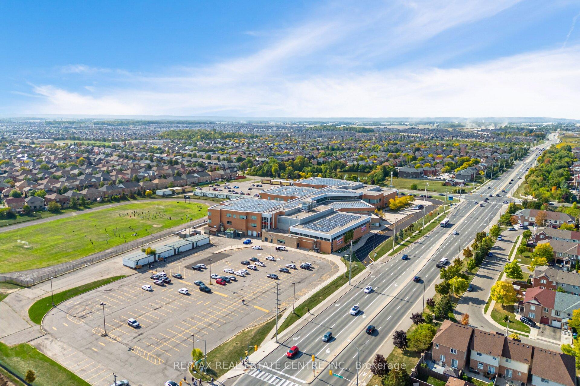 Photo 36 of 86 Pauline Crescent, Brampton, Fletcher's Meadow — HOMEH