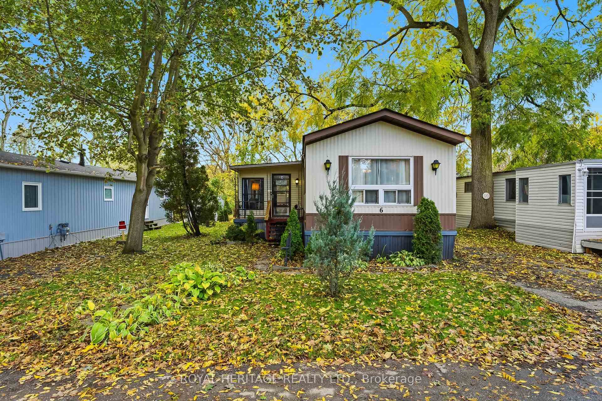 Photo 2 of Unit 6, 330 King Street E, Clarington, Bowmanville — HOMEH