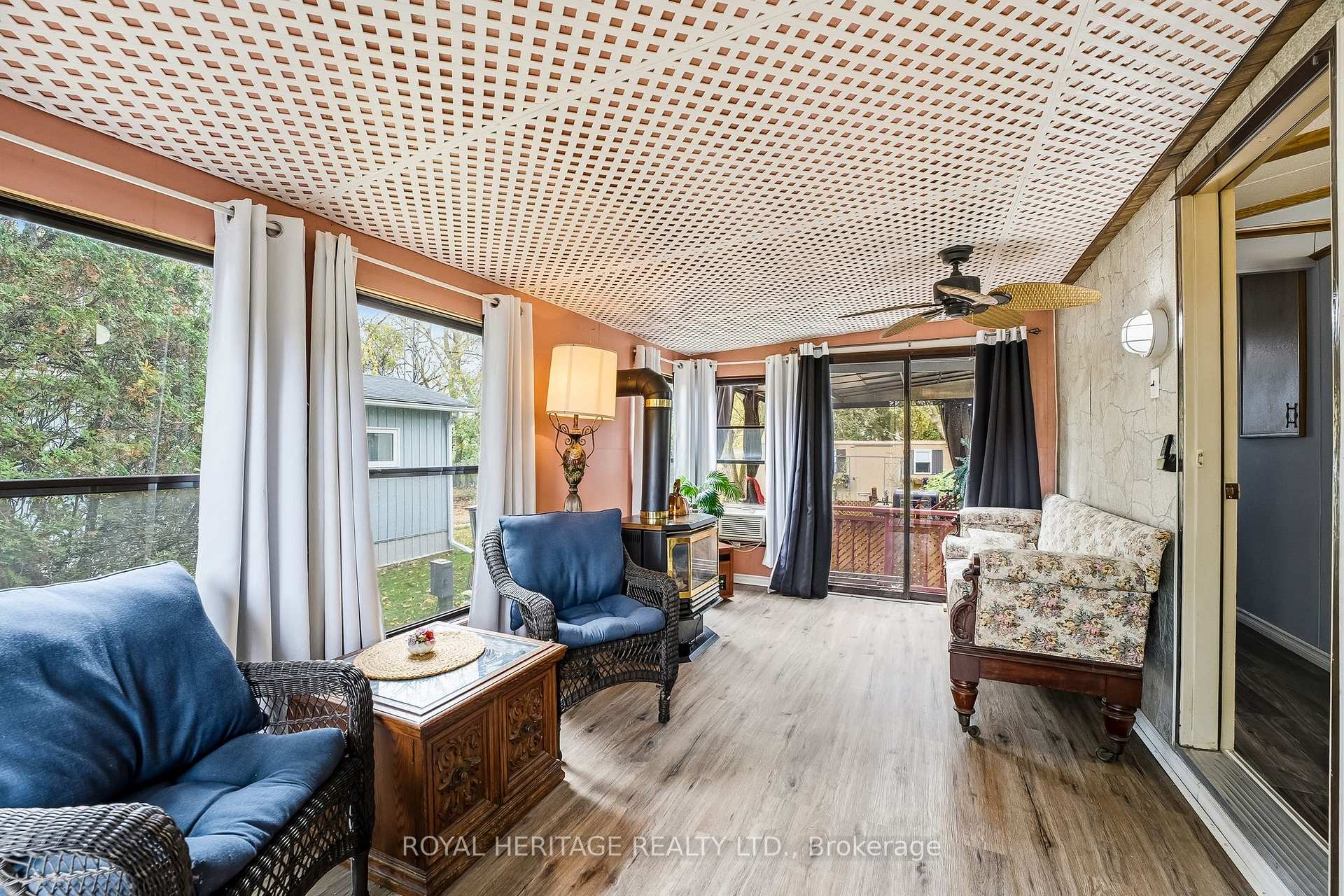 Photo 7 of Unit 6, 330 King Street E, Clarington, Bowmanville — HOMEH