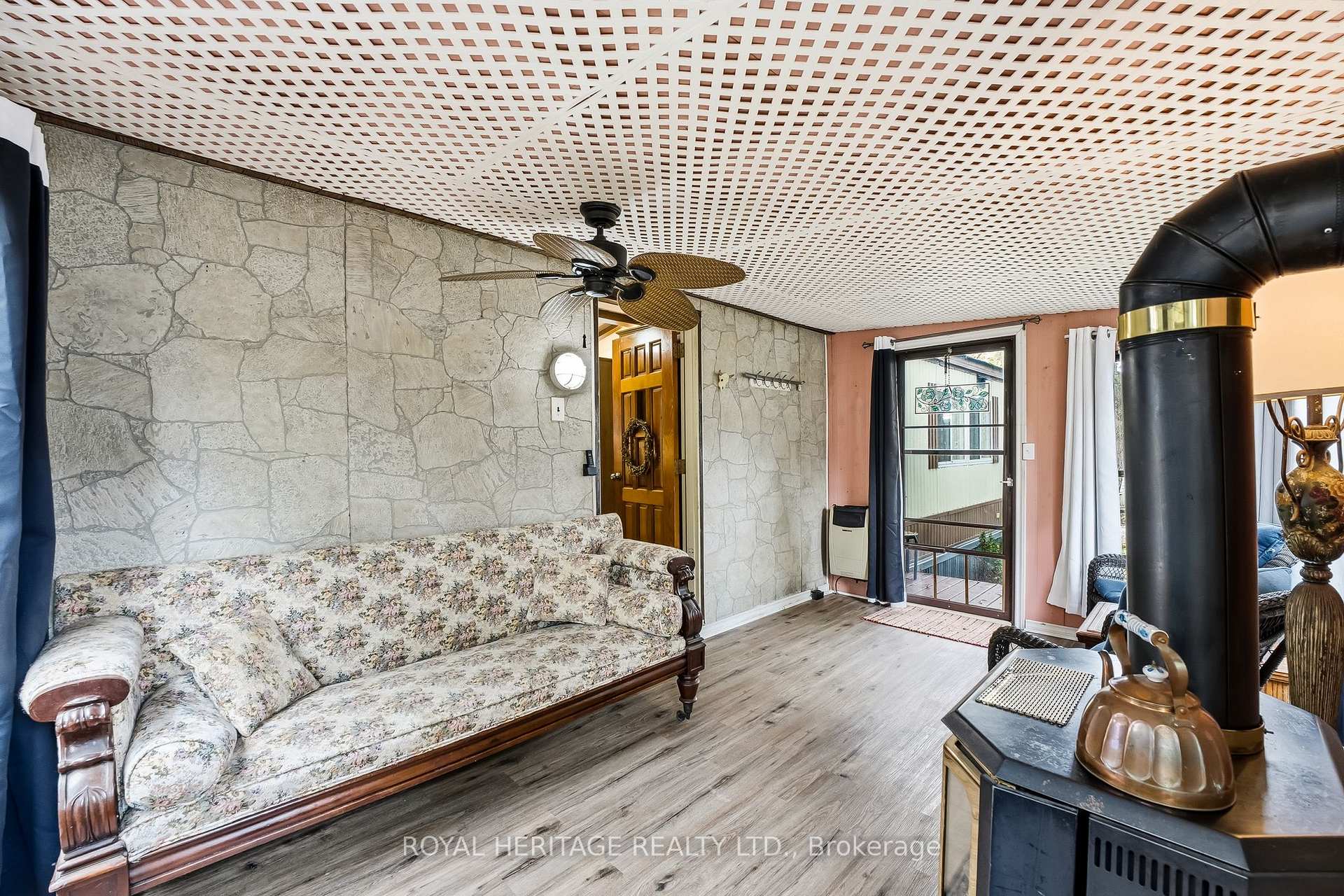 Photo 11 of Unit 6, 330 King Street E, Clarington, Bowmanville — HOMEH