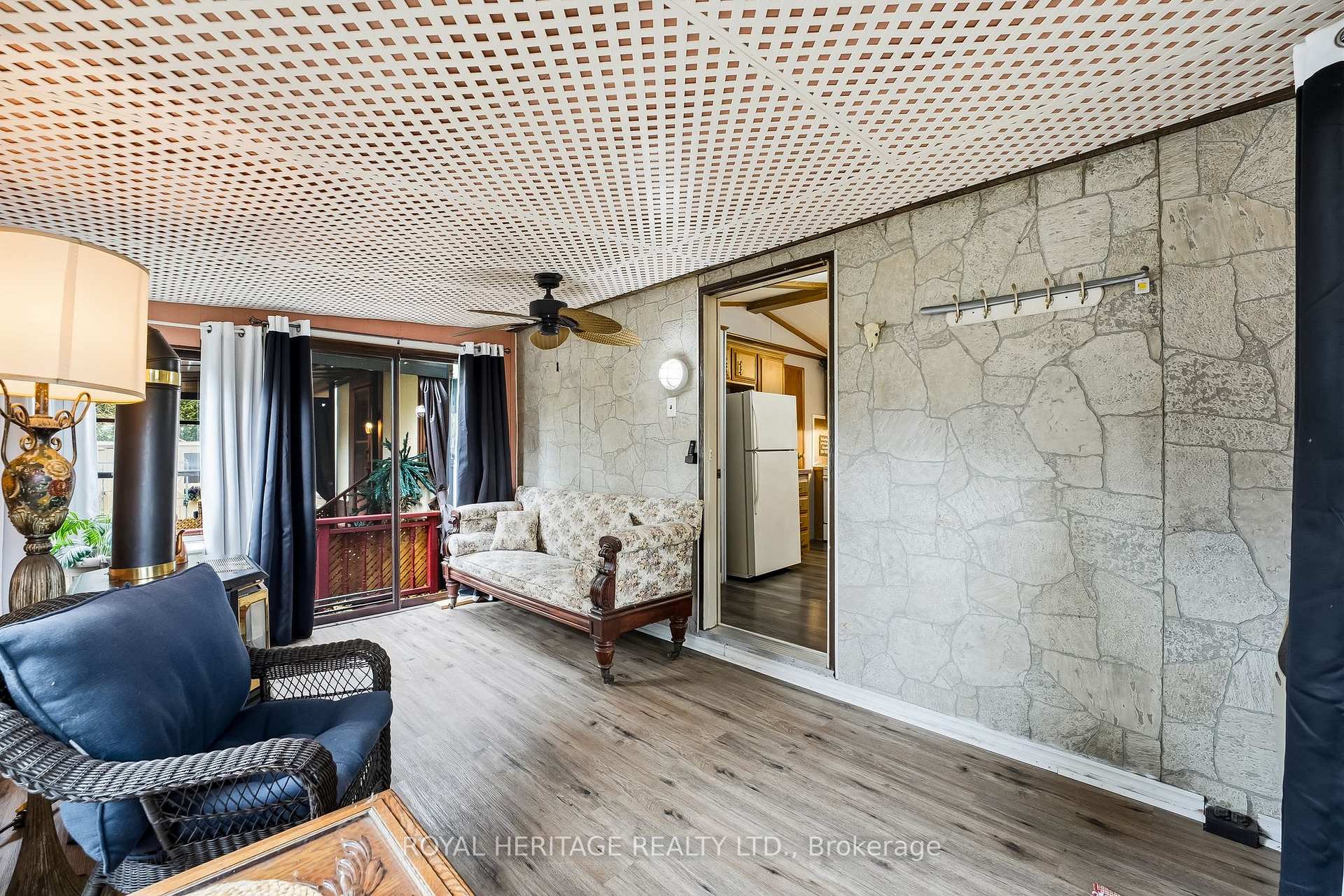 Photo 12 of Unit 6, 330 King Street E, Clarington, Bowmanville — HOMEH