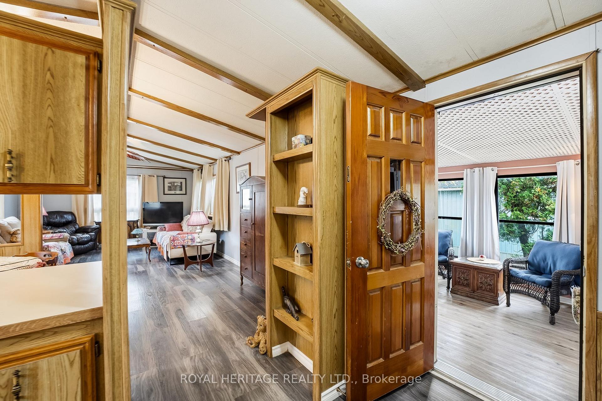 Photo 14 of Unit 6, 330 King Street E, Clarington, Bowmanville — HOMEH