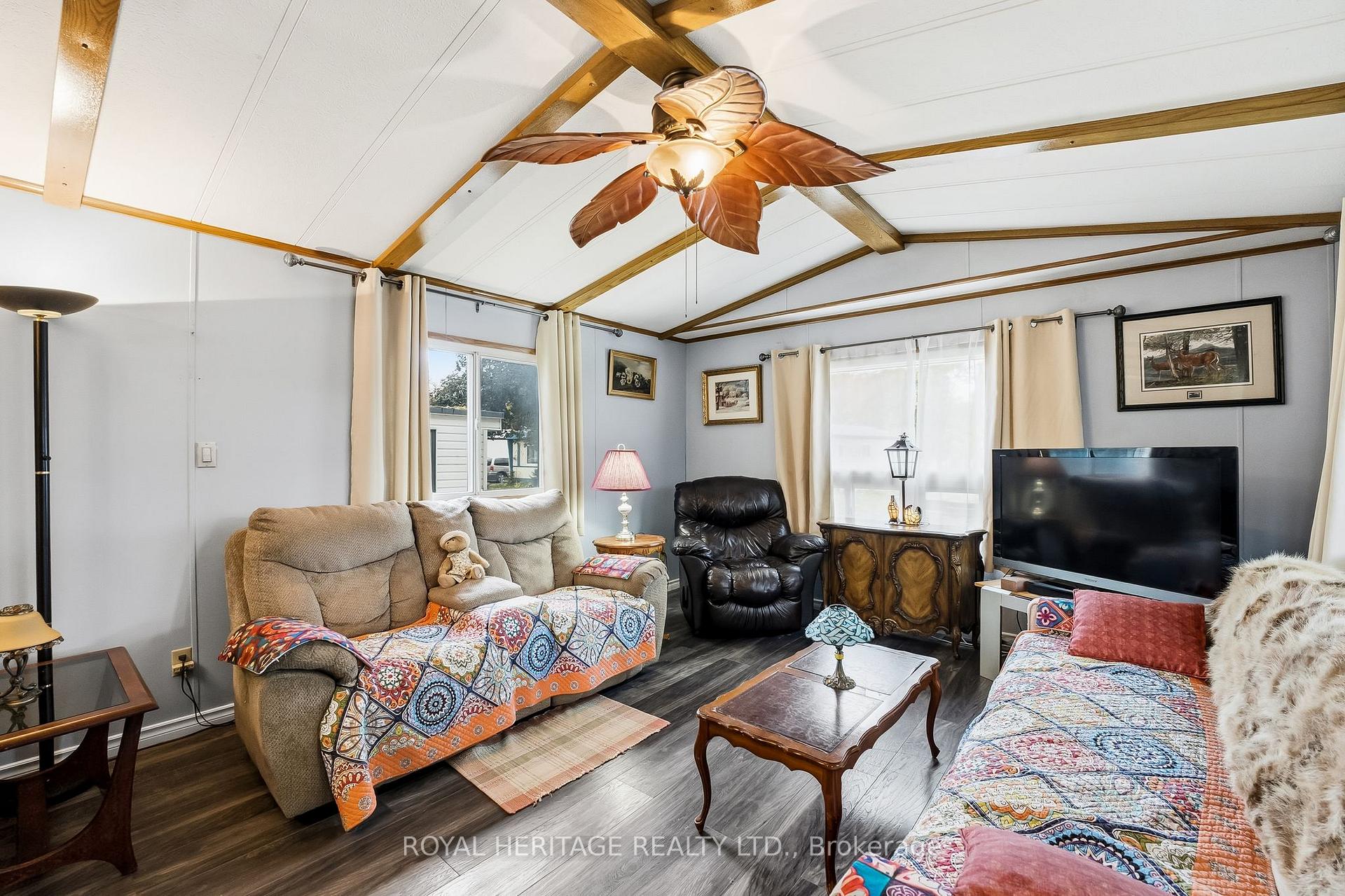 Photo 15 of Unit 6, 330 King Street E, Clarington, Bowmanville — HOMEH