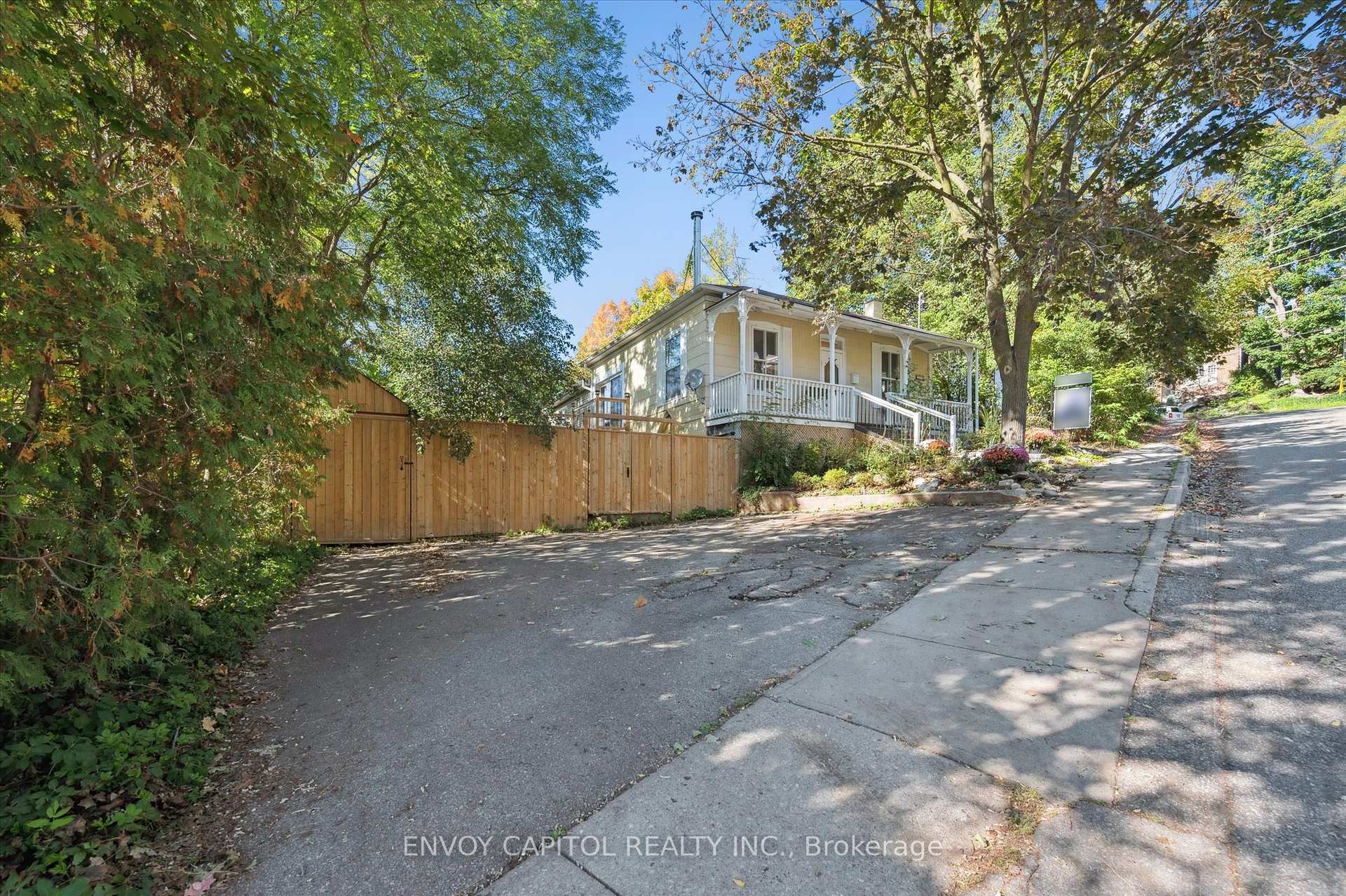 Photo 2 of 132 Norwich Street E, Guelph, General Hospital — HOMEH