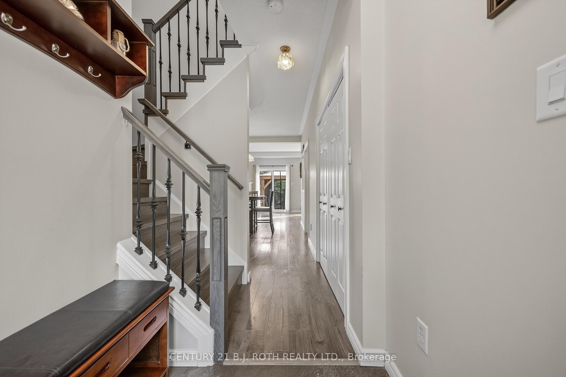 Photo 4 of 80 Bruce Crescent, Barrie, Bayshore — HOMEH